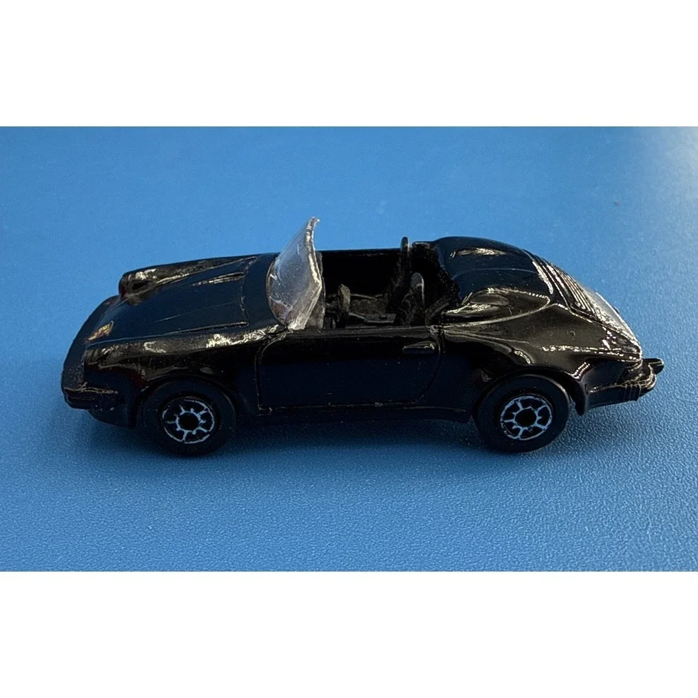 Maisto‎ Porsche 911 Speedster Convertible Black Diecast Car Loose